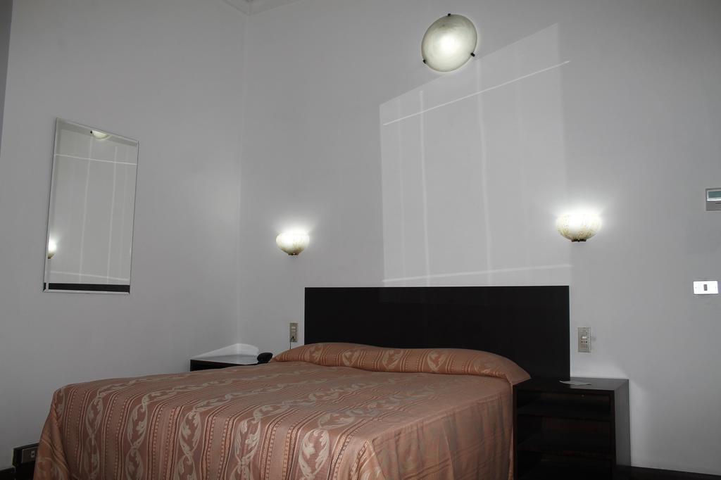 Hotel Luisa Mailand Zimmer foto