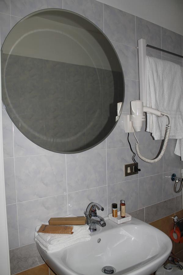 Hotel Luisa Mailand Zimmer foto